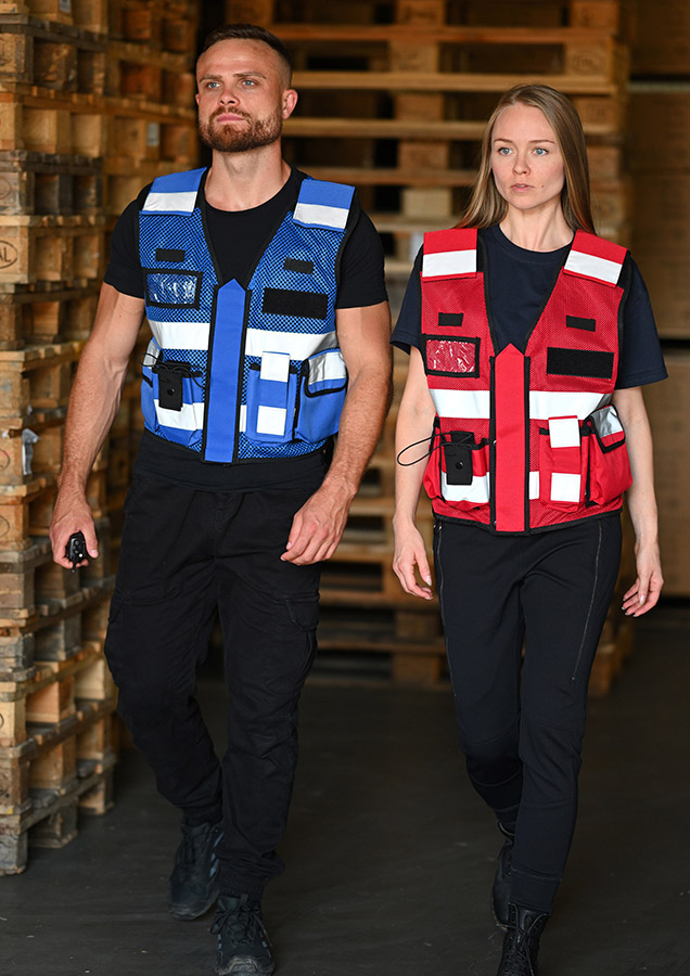 KXMTAC-mesh-weste-tactical-reflexstreifen-reissverschluss-taschen-klettverschluss-signal-gelb-schwarz-warnwesten-korntex-lifestyle.jpg